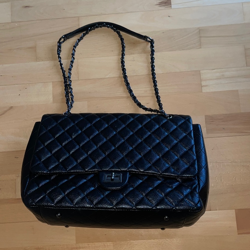 Quilted black chain strap bag
